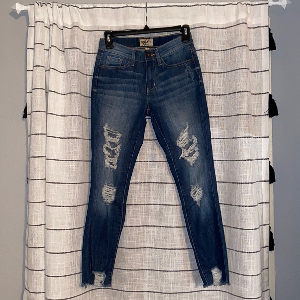 Distressed high waisted skinny jeans